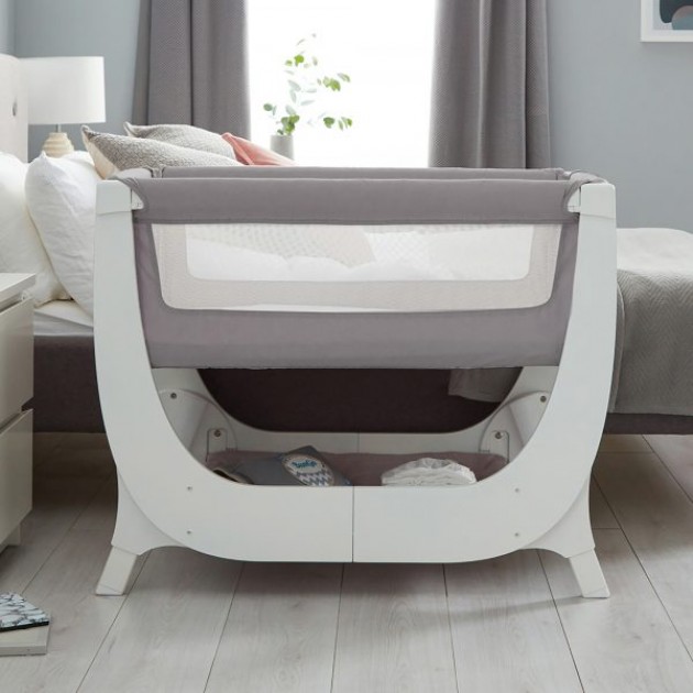 Shnuggle Air Bedside Crib  Co sleeper ( Expandable)